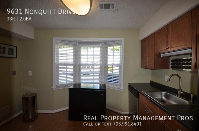 Building Photo - 9631 Nonquitt Dr