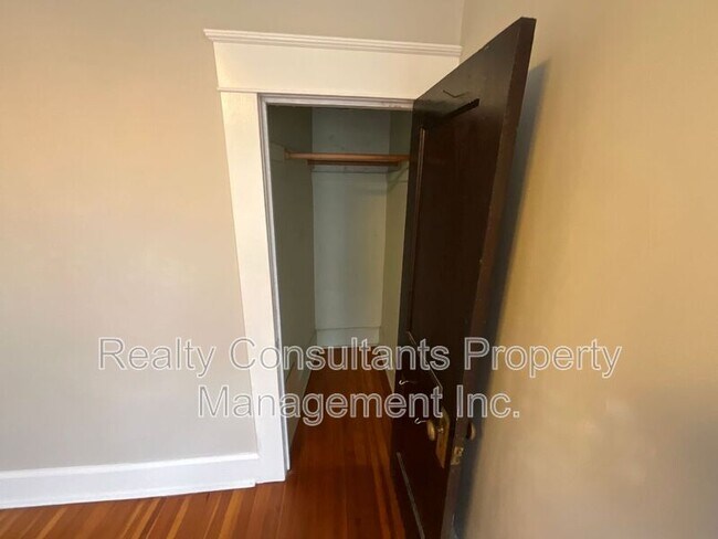 Building Photo - 1117 Lexington Ave