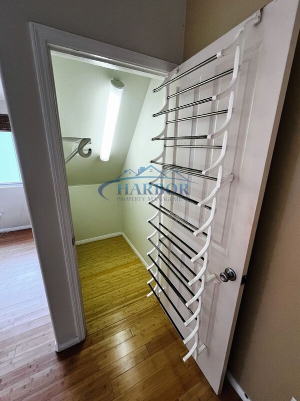 Building Photo - 668 W Paseo Del Mar