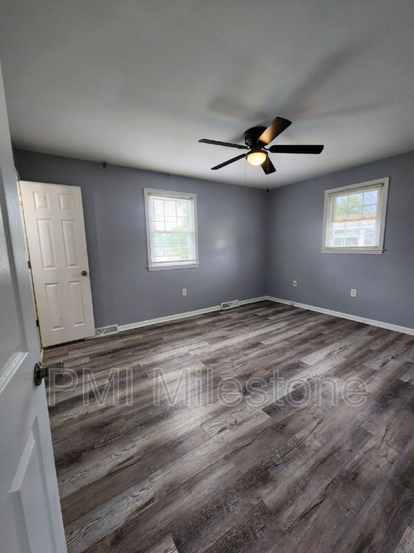Building Photo - 3333 Swann Rd