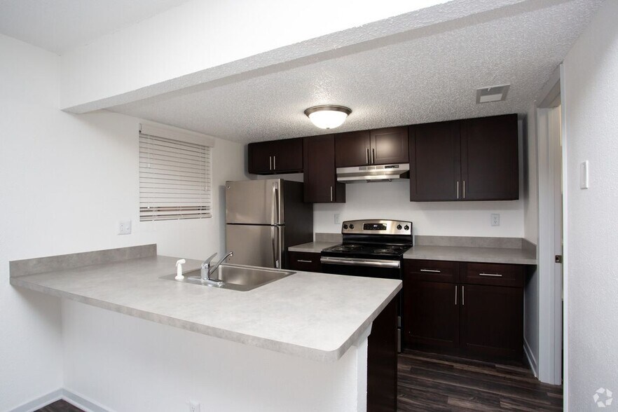 Building Photo - 8033 Gessner Dr