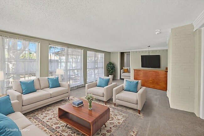 Building Photo - 3210 Cimmaron Ave