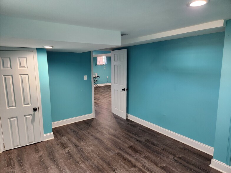 Building Photo - 5014 Nantucket Rd