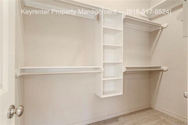 Building Photo - 3 Bed | 2 Bath | Jenks