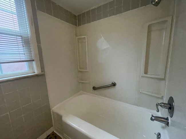 Building Photo - 3537 Daleford Rd