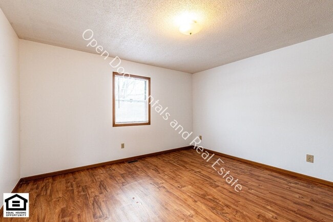 Building Photo - 5215/5217 Vermont Lane