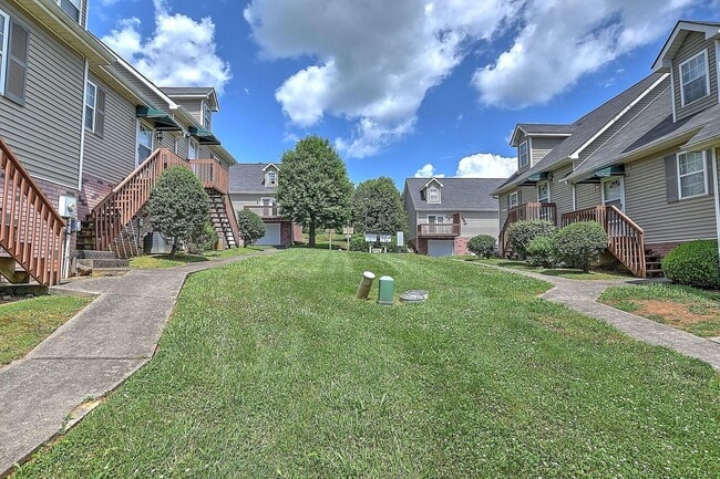 Building Photo - 2 Bdrm / 2 Bath, Condo - North Johnson City