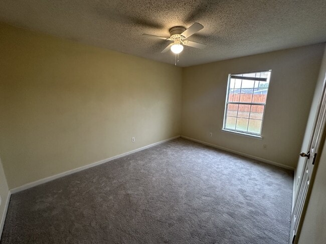 Building Photo - House for Rent