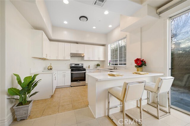 Building Photo - 527 S 5th Ave