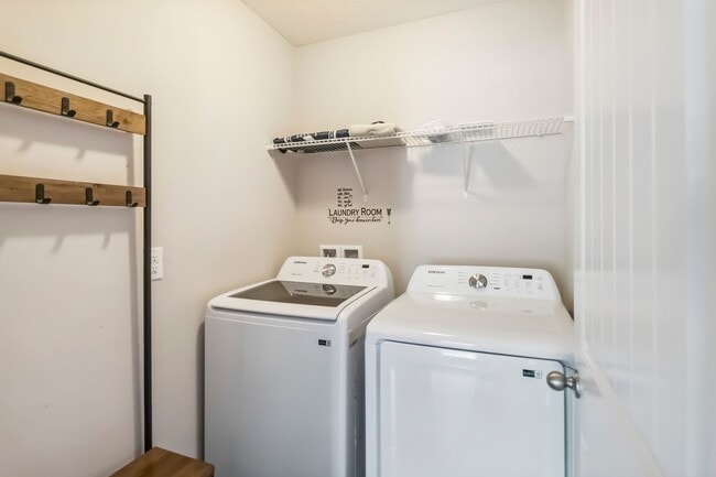Building Photo - Beautiful 4/2.5 Townhome for Rent in Harmo...
