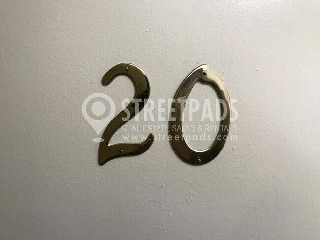 Building Photo - bedroom in Boston MA 02215
