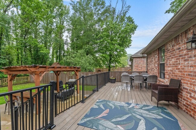 Building Photo - Wonderful Sherwood Home
