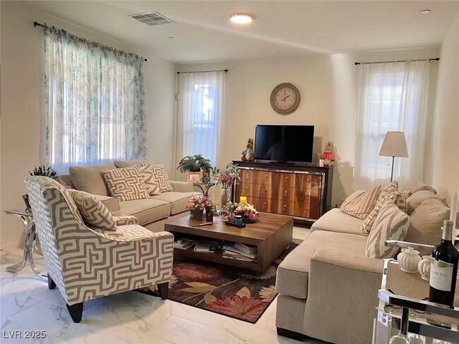 Building Photo - 845 N Water St