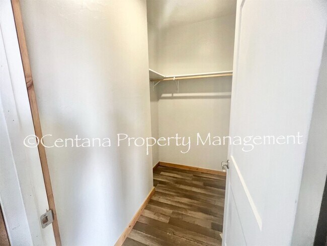 Building Photo - 600 S Montana St