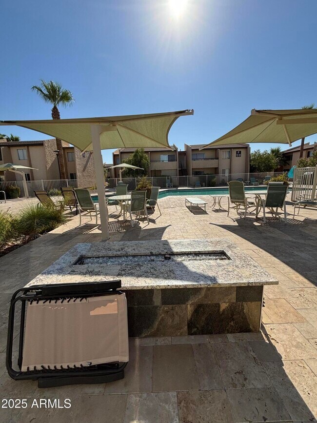 Building Photo - 8055 E Thomas Rd