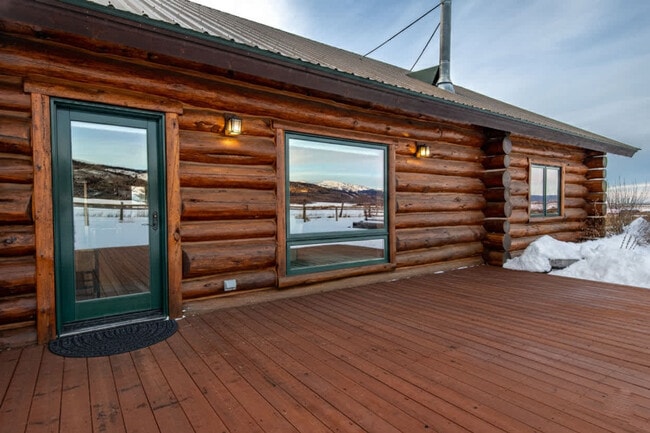 Building Photo - 1330 Larsen Ln