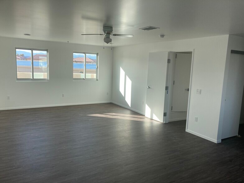 Building Photo - 9625 Gilespie St