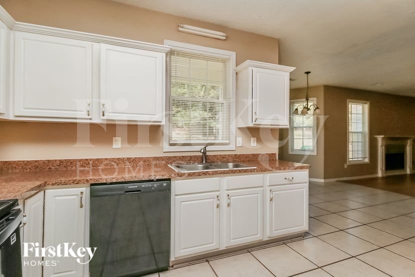 Building Photo - 60 Landing Ln