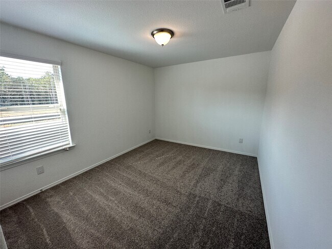 Building Photo - 16622 Moss Ln