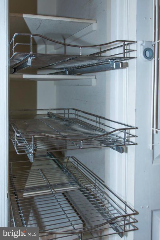 Building Photo - 48 Pontiac Way