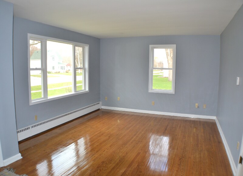 Building Photo - 605 Iowa Ave