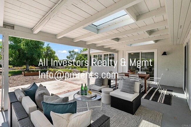 Building Photo - 4959 Park Dr