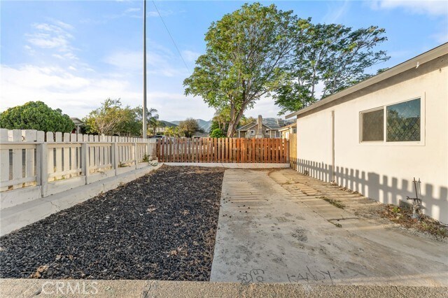 Building Photo - 906 N Allen St