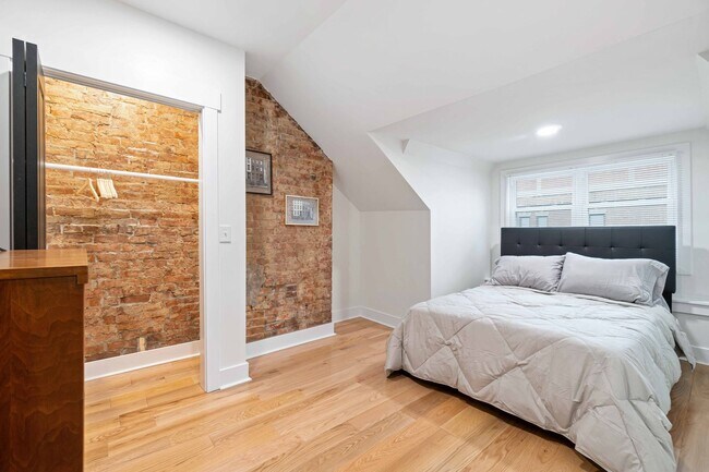 Building Photo - 6 Bed 4 bath Fully Furnished Oakland