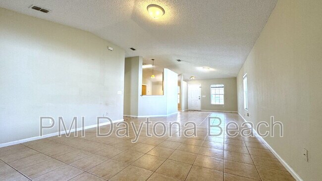 Building Photo - 112 Karas Trail