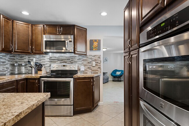 Kitchen - 2012 SW 4th Ave