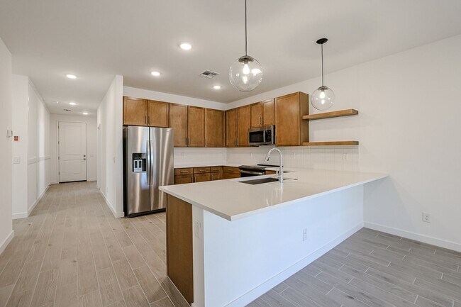 Building Photo - 4 Bedroom in Ambra Gated Community