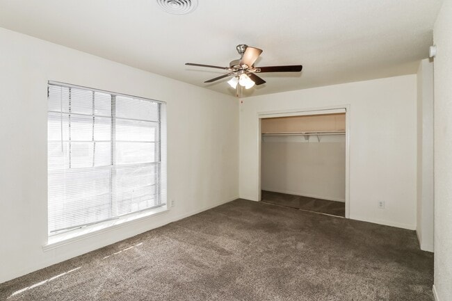 Building Photo - 3006 Falk Ct