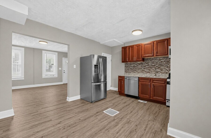 Building Photo - 3302 Elmley Ave