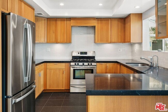 Building Photo - 812 16th St