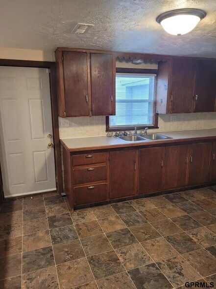 Building Photo - 910 Harrington Ave