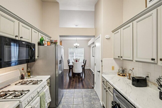 Building Photo - 3308 Ross Cove