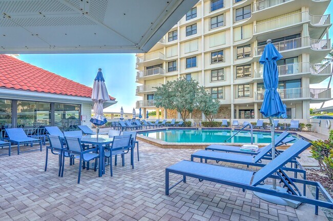 Building Photo - 5480 N Ocean Dr