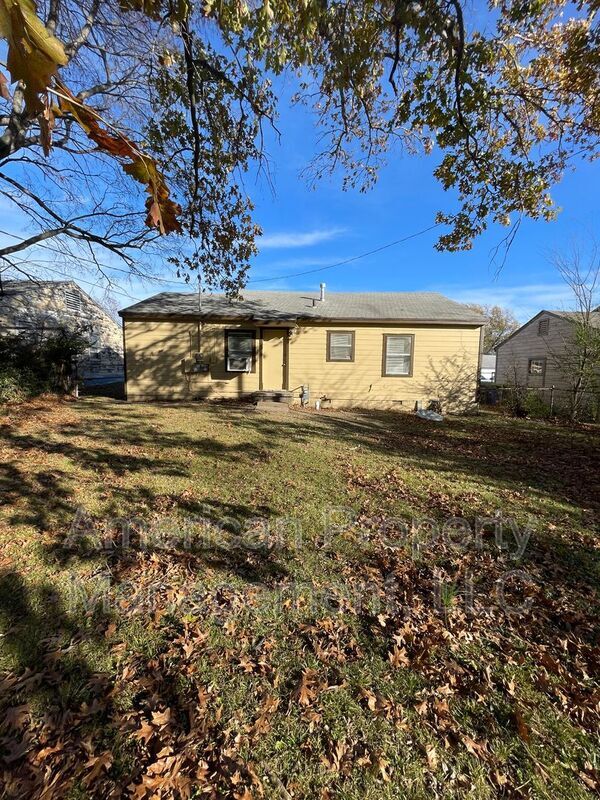 Building Photo - 2730 N Main St