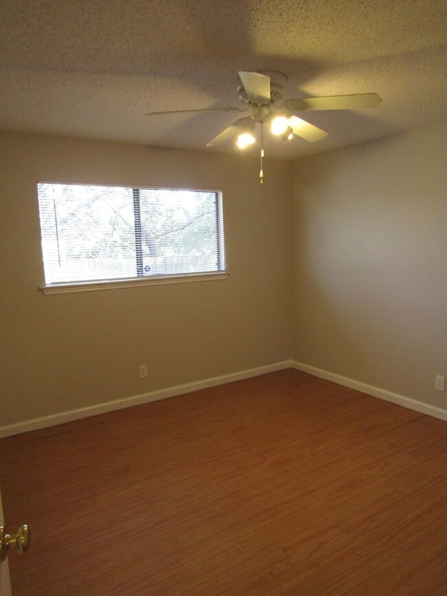 Building Photo - 9309 Kempler Dr