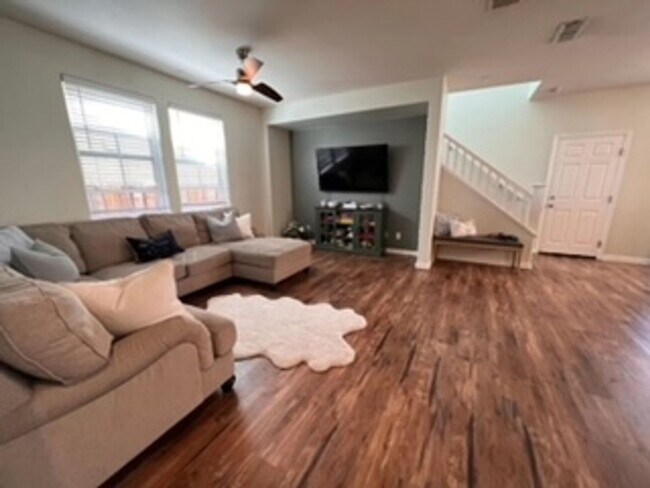 Building Photo - Charming 3-Bedroom Home with Covered Patio and Modern Upgrades