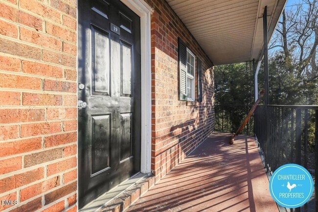 Building Photo - 115 Florence St