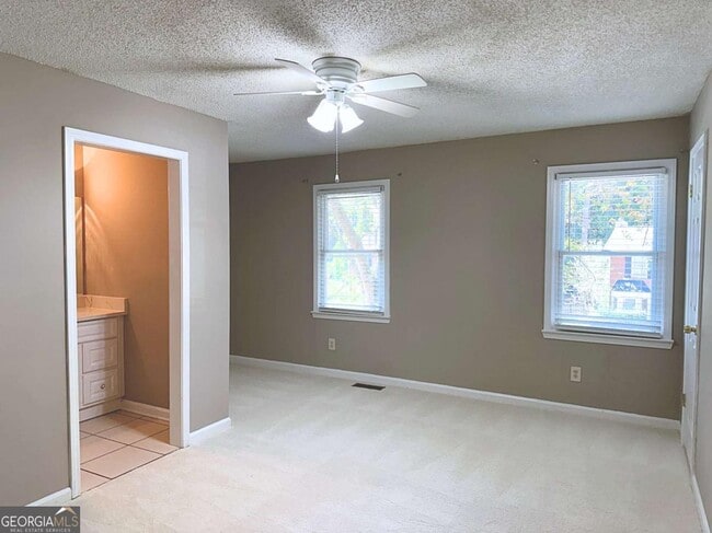 Building Photo - 1117 Booth Ct SW