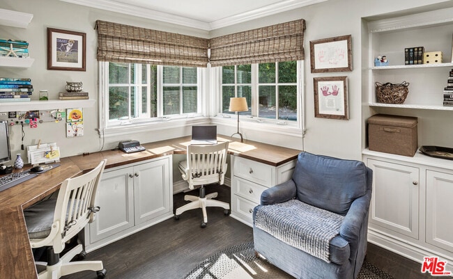 Building Photo - 4537 Agnes Ave