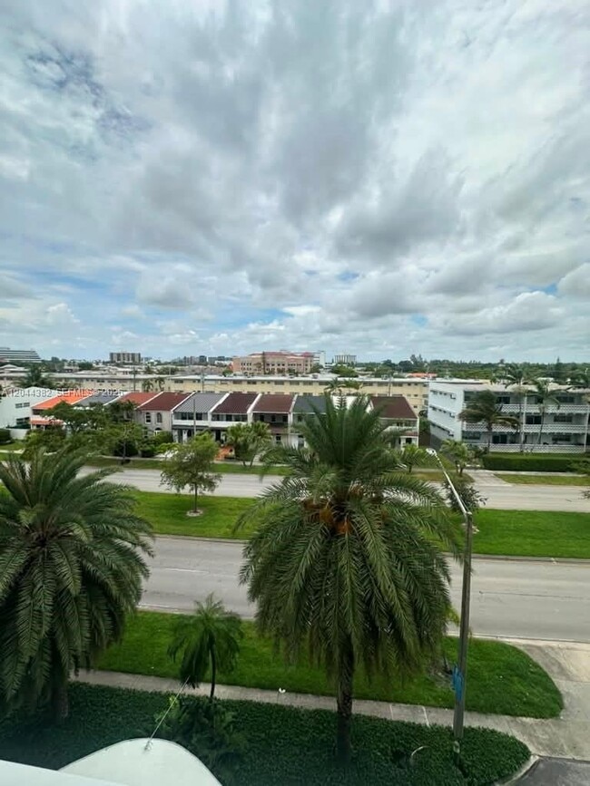 Building Photo - 2100 Sans Souci Blvd