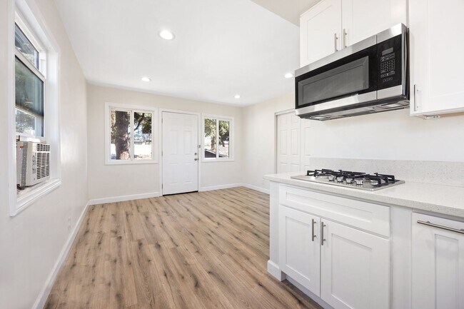 Building Photo - 6321 Gretna Ave