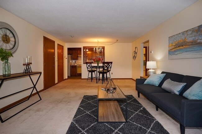 Building Photo - 12 Hallmark Gdns