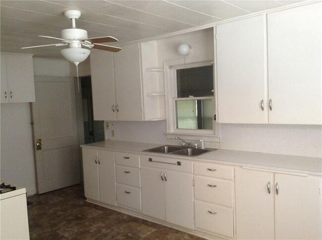 Building Photo - 2090 S Mt Olive St