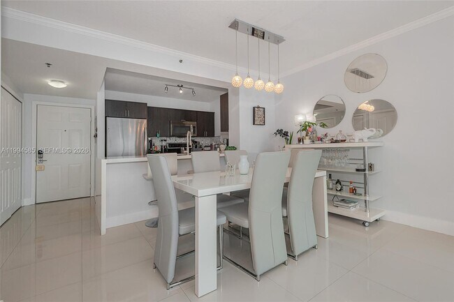 Building Photo - 2665 SW 37th Ave