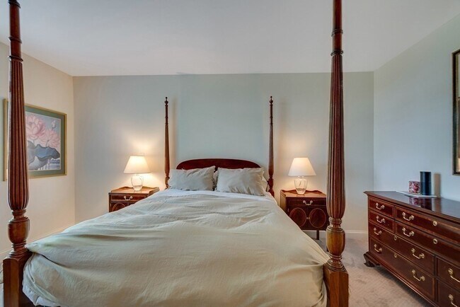 Building Photo - 20 Northwood Dr