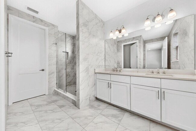 Building Photo - 3 Bedroom, 2.5 Bath Townhome in BEACHWALK ...
